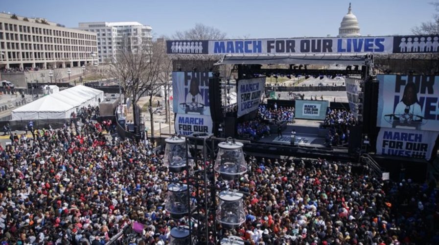 «March of our lives»: Μεγαλειώδεις πορείες στις ΗΠΑ