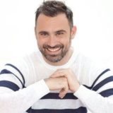 Γιώργος Καπουτζίδης: “Ζητώ συγγνώμη από τους διεμφυλικούς ανθρώπους γιατί στο Παρά Πέντε…”