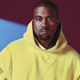 Ο Kanye West προσεύχεται για την ανάρρωση του Donald Trump