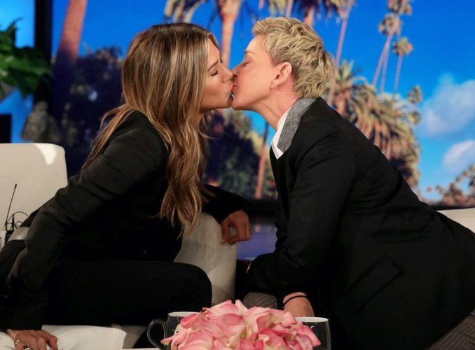 Το απίστευτο φίλη της Jennifer Aniston με την Ellen DeGeneres στο στόμα