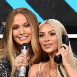 Η απίστευτη βίντεο κλήση της Kim Kardashian και της Jennifer Lopez με μάσκες ομορφιάς