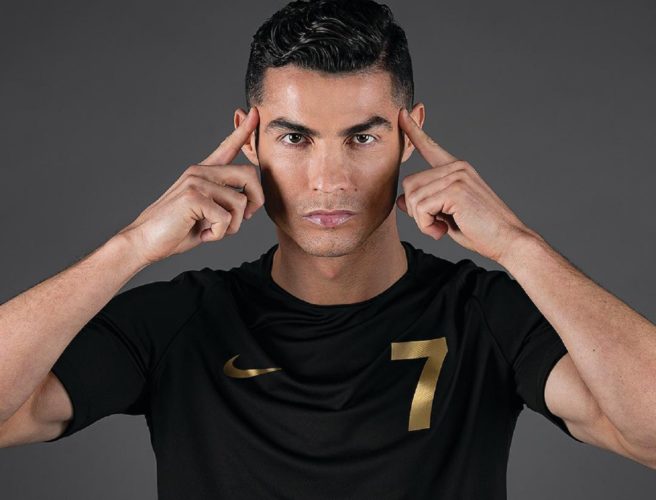 Η συμπεριφορά του Cristiano Ronaldo στην απονομή της Χρυσής Μπάλας και των βραβείων ιταλικού ποδοσφαίρου