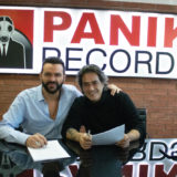 Ο Διονύσης Σχοινάς στην οικογένεια της Panik Records!