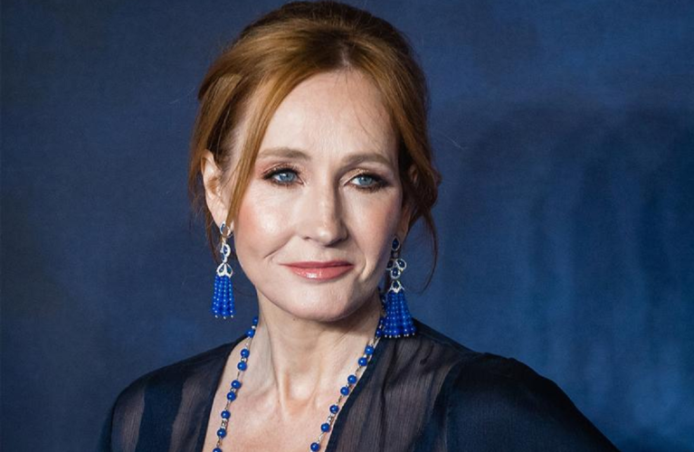 Η J. K. Rowling δίνει 1 εκατ. λίρες για την στήριξη των παιδιών στην Ουκρανία