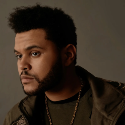 Στο βιβλίο των Ρεκόρ Γκίνες The Weeknd γι' ακόμα μια φορά | Ο πιο δημοφιλής καλλιτέχνης στον κόσμο
