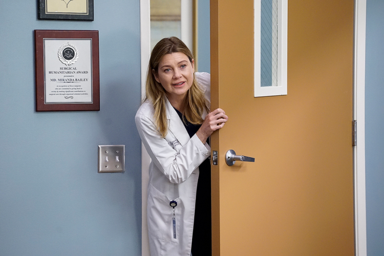 Η Ellen Pompeo αποχαιρετά την Meredith και αποχωρεί από το «Grey’s Anatomy» έπειτα από 19 σεζόν