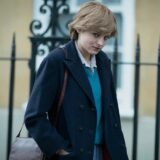 Emma Corrin: Η ηθοποιός που υποδύεται την Νταϊάνα στο The Crown αποκάλυψε γιατί δεν ξύρισε τις μασχάλες της