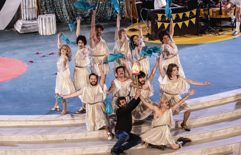 Η Επιθεώρηση: Mετά τη μεγάλη επιτυχία στο Θέατρο Βεάκειο στον Πειραιά στη Θεσσαλονίκη