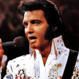 Elvis Presley‎: 1.000.000 δολάρια σε δημοπρασία για μια από τις λευκές ολόσωμες φόρμες του