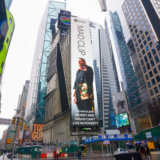 Ο Mad Clip μπήκε σε billboard στην Times Square