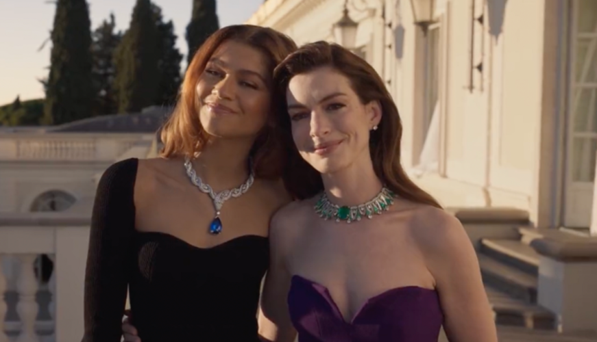 Η Anne Hathaway και Zendaya πρωταγωνιστούν στη νέα κινηματογραφική καμπάνια του οίκου Bulgari