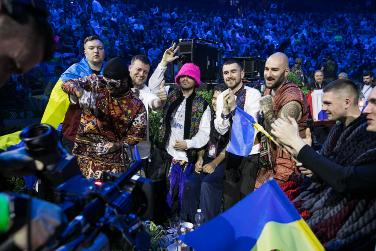 Οι Kalush Orchestra πούλησαν το τρόπαιο της Eurovision για να βοηθήσουν τον Ουκρανικό στρατό