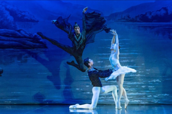 H Λίμνη των Κύκνων – International Stars of Classical Ballet στο Garden Festival