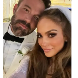 Η Jennifer Lopez μοιράζεται αδημοσίευτες φωτογραφίες της από τον γάμο της με τον Ben Affleck