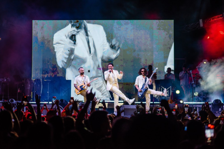 MEΛΙSSES: «Μάγεψαν» στη sold out συναυλία τους στο Κατράκειο