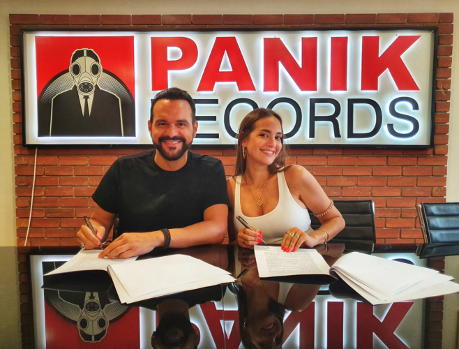 Η Ρία Ελληνίδου στην Panik Records!