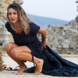 Η Ιόλη Ανδρεάδη σκηνοθετεί τη Βασιλική Τρουφάκου στην "Ελένη" του Ευριπίδη