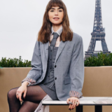 Η εντυπωσιακή εμφάνιση της Lily Collins στην πρεμιέρα του Emily in Paris