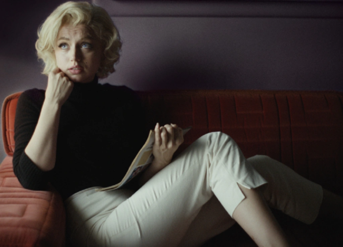 Η Ana de Armas πιστεύει ότι την είχε "στοιχειώσει" η Marilyn Monroe στα γυρίσματα του «Blonde»
