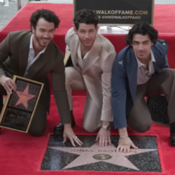 Οι Jonas Brothers απέκτησαν δικό τους αστέρι στη Λεωφόρο της Δόξας
