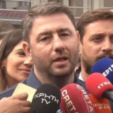 Εκλογές 2023: Ο Νίκος Ανδρουλάκης ψήφισε στο Αρκαλοχώρι | Τον υποδέχτηκε ο πατέρας του