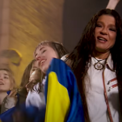Eurovision 2023: H Ρουσλάνα εμφανίστηκε από την Ουκρανία στον Μεγάλο Τελικό και συγκίνησε