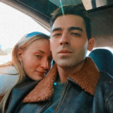 Joe Jonas για την πρώην σύζυγό του, Sophie Turner: «Είναι μια απίστευτη μητέρα, έχουμε μια όμορφη σχέση ως γονείς» joe jonas sophie turner