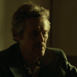 O Willem Dafoe πρωταγωνιστεί σε βίντεο κλιπ ελληνικού τραγουδιού: «Πάντα υπάρχει ένας λόγος να είμαι χαρούμενος όταν βρίσκομαι στην Αθήνα» Willem Dafoe
