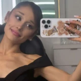 Ariana Grande μετά την ανακοίνωση ότι αποσύρεται: «Οι άνθρωποι χρειάζονται ένα διάλειμμα» Ariana-Grande